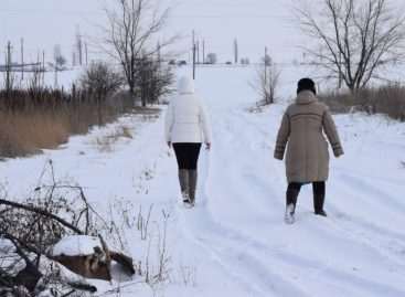 Жители улицы Ольховой в Сальске не могут добраться до своего дома