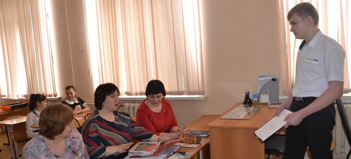 Юные исследователи Сальского района представили на суд жюри свои работы