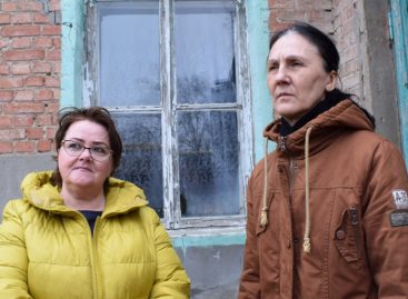 Жильцы разваливающегося барака в Сальске отказываются переселяться в предлагаемое жильё