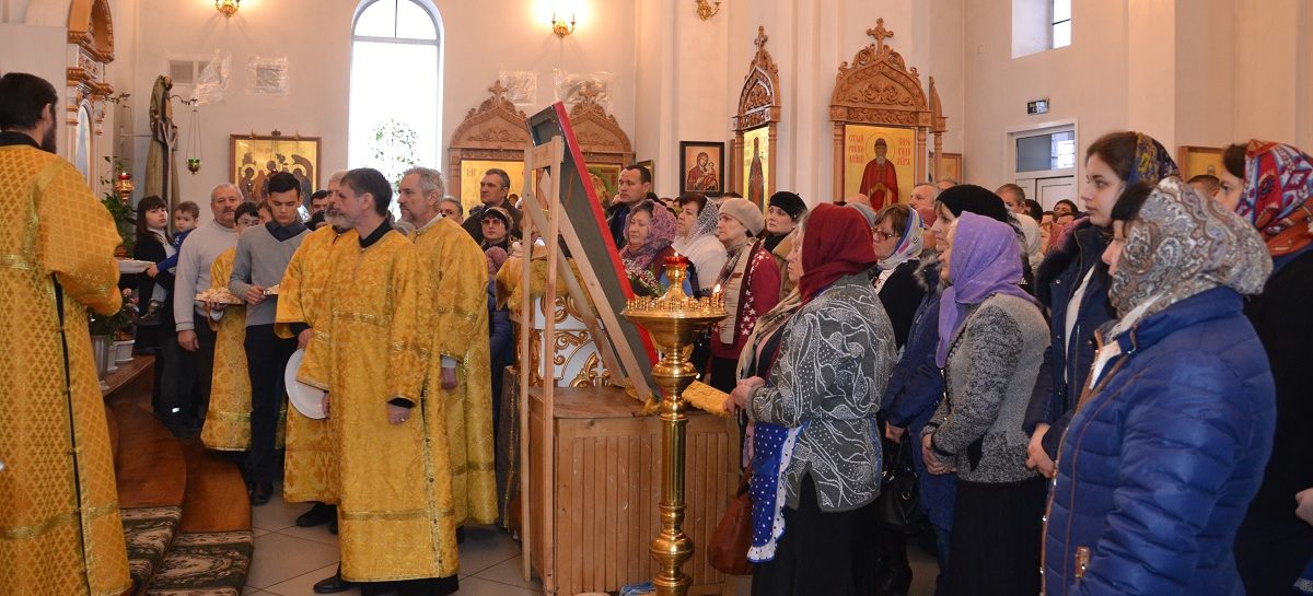 В сальском храме Святителя Димитрия Ростовского сегодня пройдет панихида