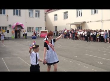 В Сальском районе прошли линейки по случаю окончания учебного года