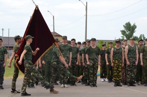 Сальские допризывники прошли военные сборы