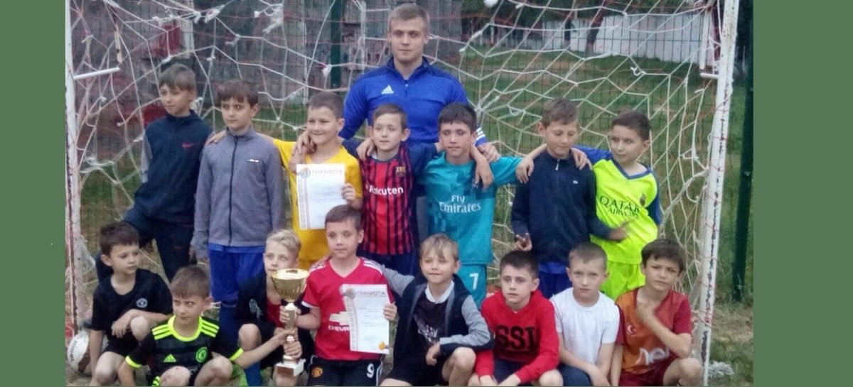 Сальский Кубок Победы разыграли юные футболисты Сальска и Орловки