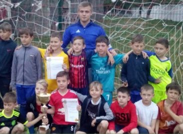 Сальский Кубок Победы разыграли юные футболисты Сальска и Орловки