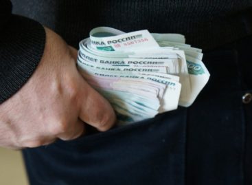 После застолья в Сальске гость ушёл, прикарманив деньги