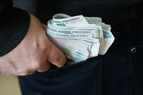 После застолья в Сальске гость ушёл, прикарманив деньги