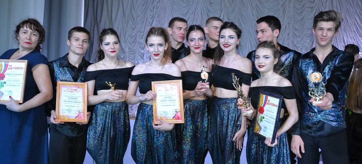 Жюри «Стартина» пришлось вручать два Кубка для лучших команд XXIII сезона
