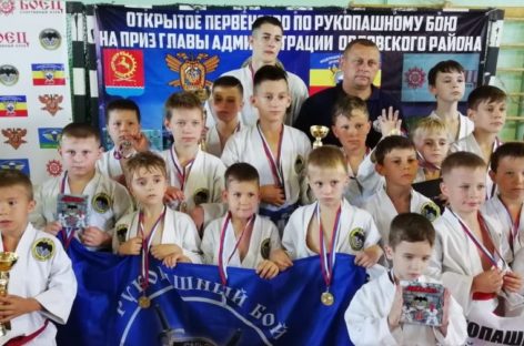 Сальские рукопашники показали класс на ковре в Орловском районе