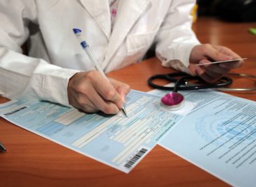 Для сальских мам изменился порядок выдачи больничных по уходу за ребенком
