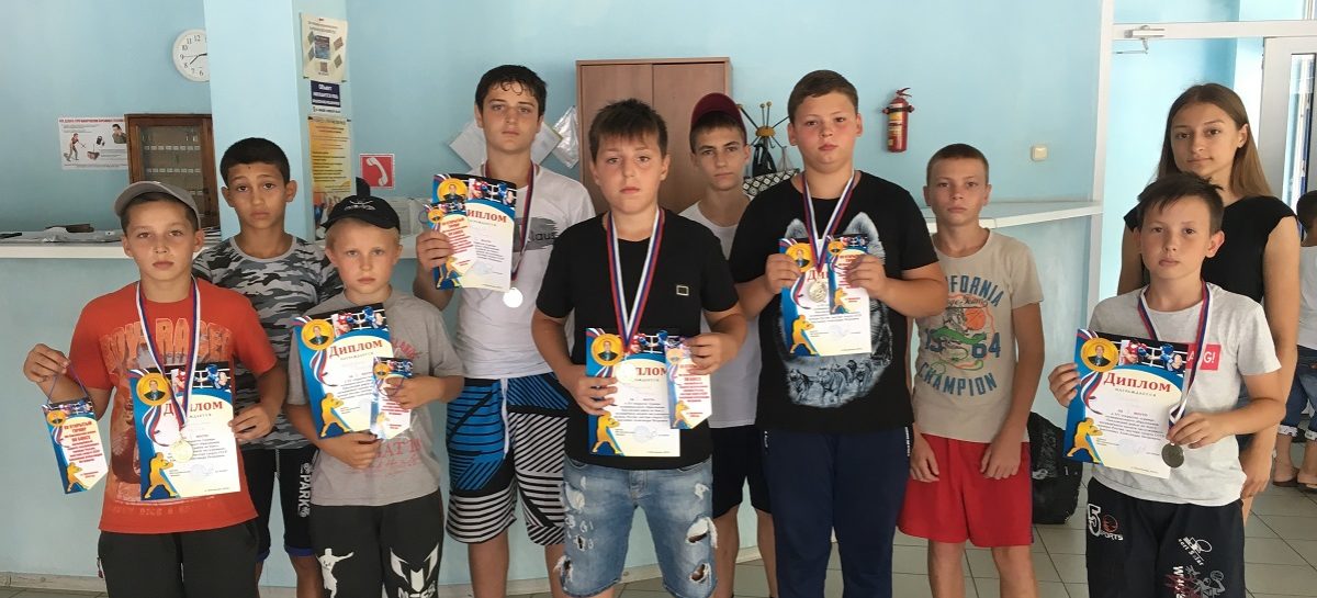 Сальские боксеры привезли 11 наград из станицы Павловской