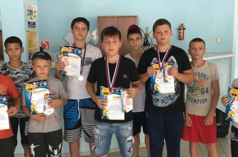 Сальские боксеры привезли 11 наград из станицы Павловской