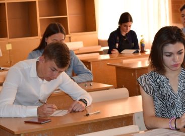 Среди 65 стобалльников ЕГЭ в Ростовской области есть и сальчанка