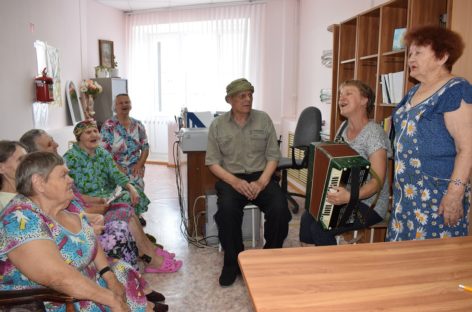 Сальчане могут принять участие в конкурсе на лучшую приемную семью