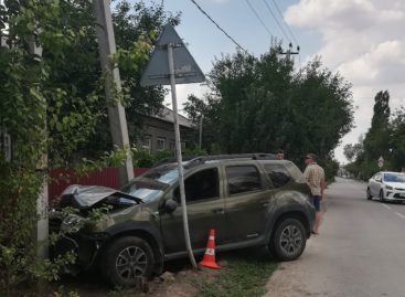 В Сальске водитель «KIA Rio» не уступил дорогу «Renault DUSTER»