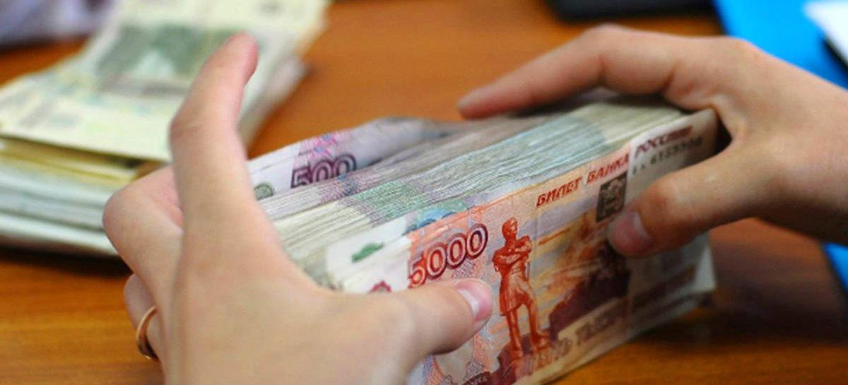 С бывшего начальника отдела торговли администрации Сальского района взыщут ущерб