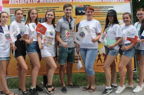 Доброта — в каждой строчке: волонтёры из Сальского района провели акцию в Ростове