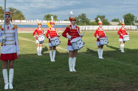Сальские железнодорожники отметили профессиональный праздник спортивно