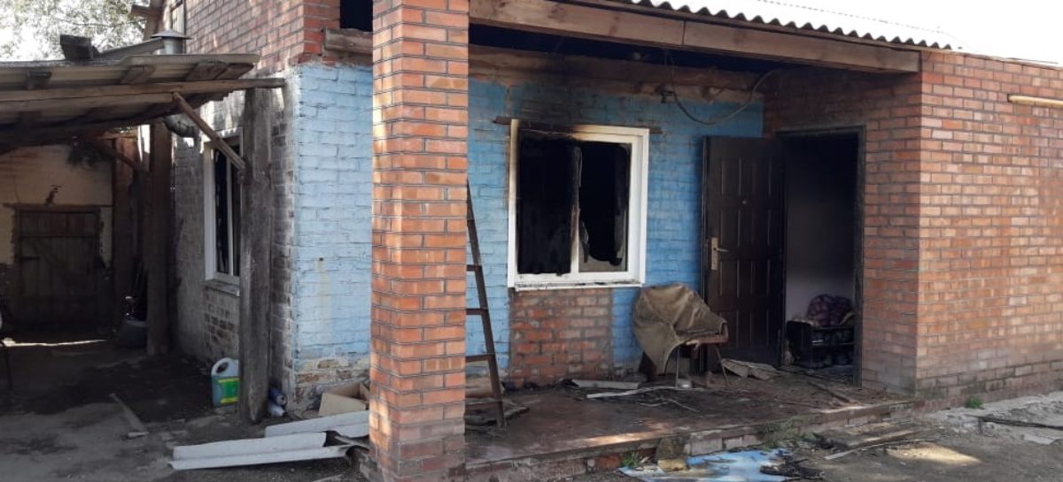 В частном доме в Сальском районе сгорела пожилая женщина