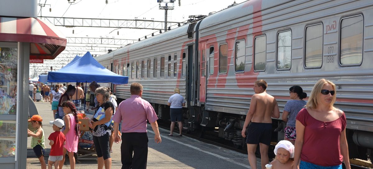 В Сальске пассажирка выпала из вагона на перрон