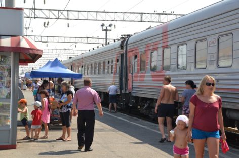 В Сальске пассажирка выпала из вагона на перрон
