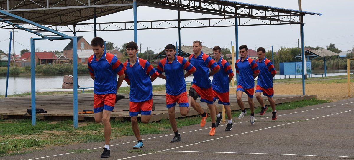 Молодые казаки Сальска готовятся к слёту ГТО