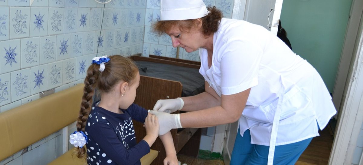 Чтобы гриппом не болеть, врачи советуют сальчанам прививаться
