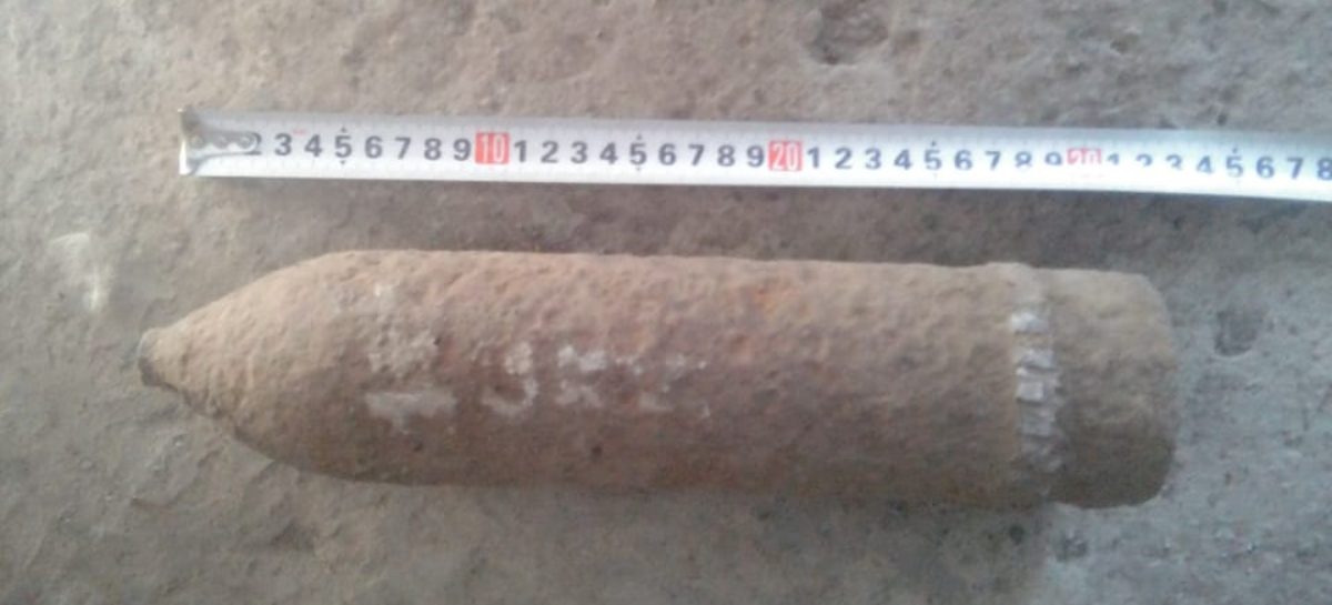 Житель Сальского района нашёл в поле снаряд времён войны