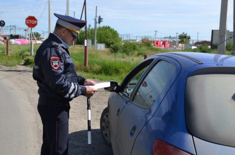 В Сальском районе сотрудники инспекции безопасности дорожного движения обследовали переезды