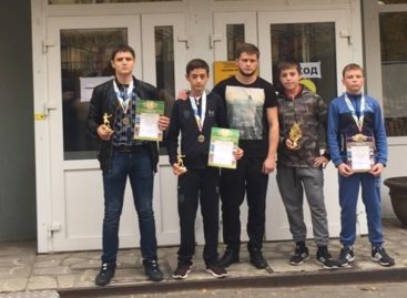 Сальские боксеры сразились на турнире «Боевые перчатки» в Ростове