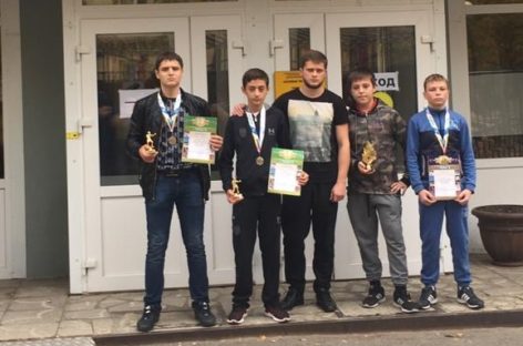 Сальские боксеры сразились на турнире «Боевые перчатки» в Ростове