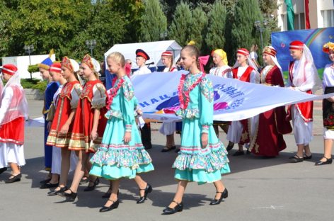 Большой праздник национальных культур украсил День города в Сальске