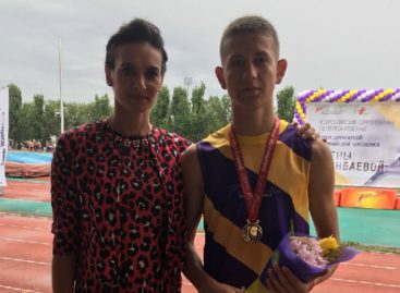 Сальские легкоатлеты победили на турнире Елены Исинбаевой в Волгограде