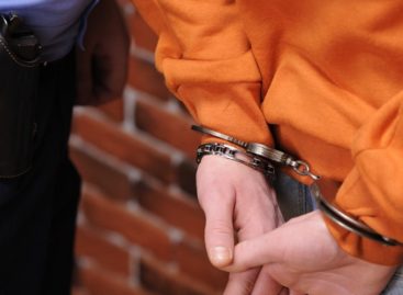 Ссора между подвыпившим мужчиной и его знакомой закончилась избиением и арестом буяна
