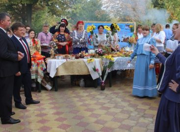 Главным праздничным блюдом угощались сальчане на фестивале шашлыка