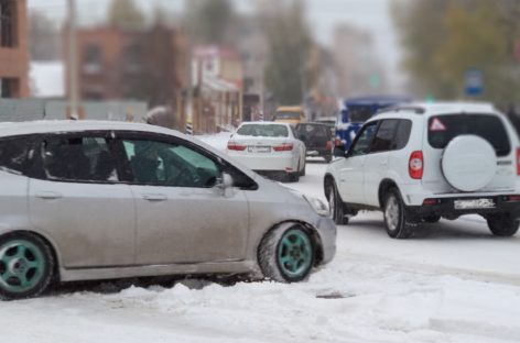 Дни жестянщика в Сальске: за двое суток на скользких дорогах города произошло 37 ДТП