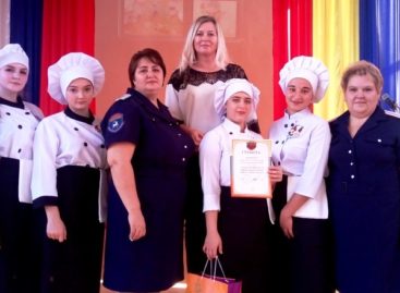 «Смак» против «Девчат»: сальские студентки готовят лучше азовских!