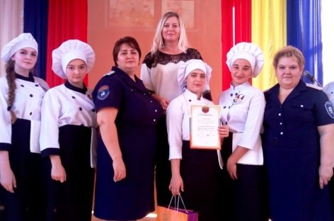 «Смак» против «Девчат»: сальские студентки готовят лучше азовских!