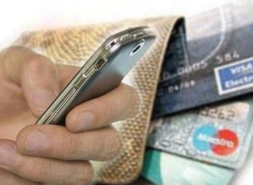 С карты сальчанки списали деньги после SMS от мошенника