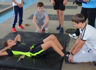 Спортсмены показали пример сальчанам и сдали нормы ГТО