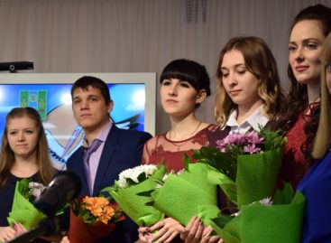 В борьбу за звание «Учитель года-2019» включились 16 сальских педагогов