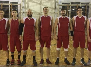 Сальские баскетболисты удерживаются на вершине рейтинга кагальницкого чемпионата