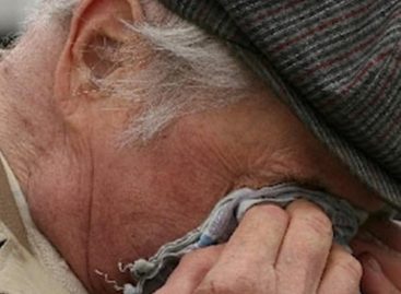 Пожилой мужчина рассказал, что пострадал от рук собственного сына