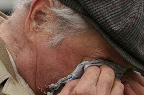 Пожилой мужчина рассказал, что пострадал от рук собственного сына
