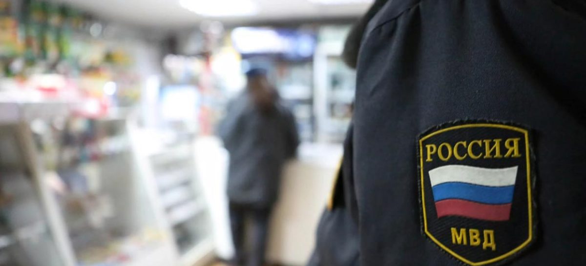 Директор сетевого магазина заявил на сотрудника