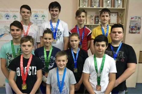 Четыре сальских тяжелоатлета добыли путевки на первенство России