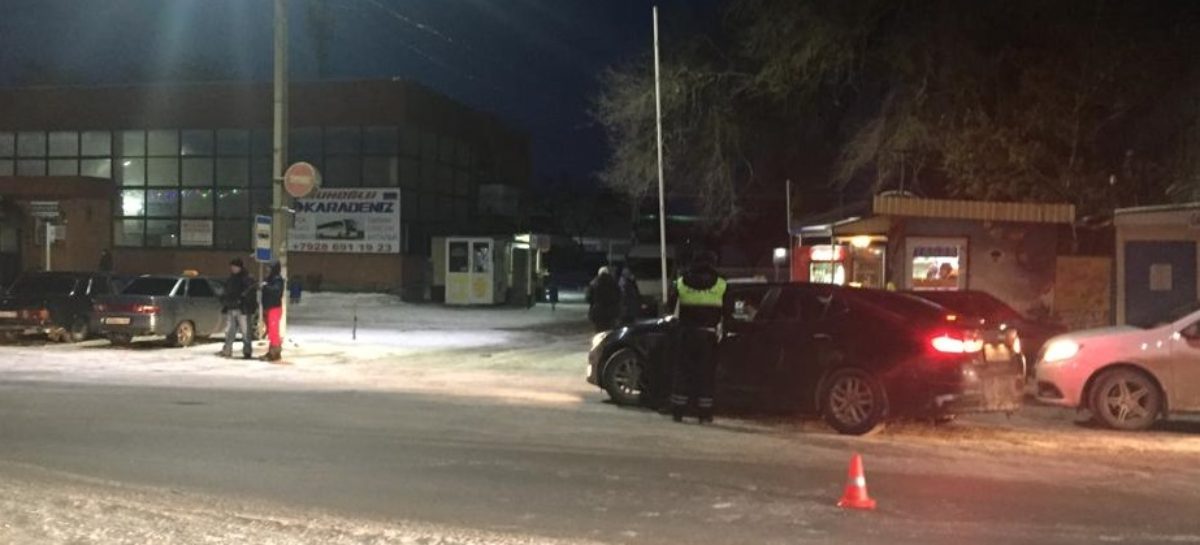 У автовокзала в Сальске камазист сбил 14-летнюю девочку