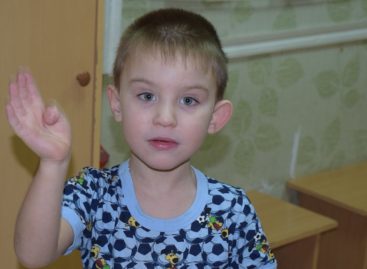 Маленькому Артёму нужны любящие родители