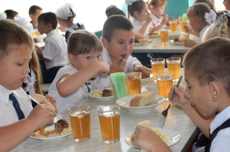 С начала третьей четверти подросли цены на школьное питание