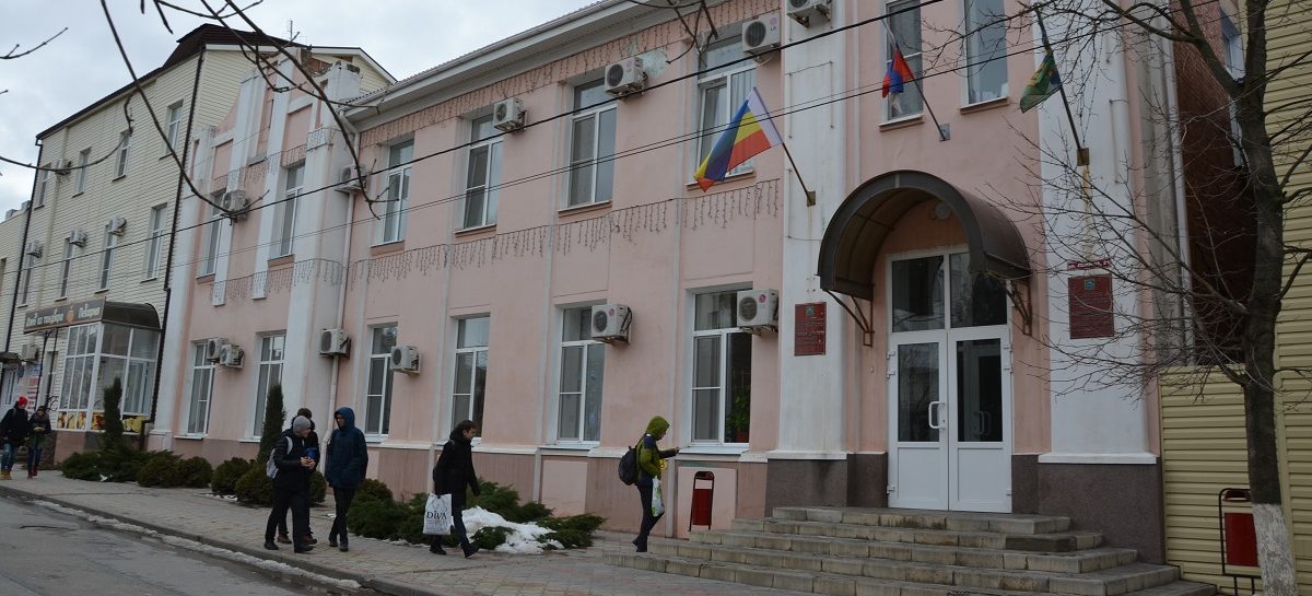 О порядке и благоустройстве: городская администрация отвечает на вопросы сальчан