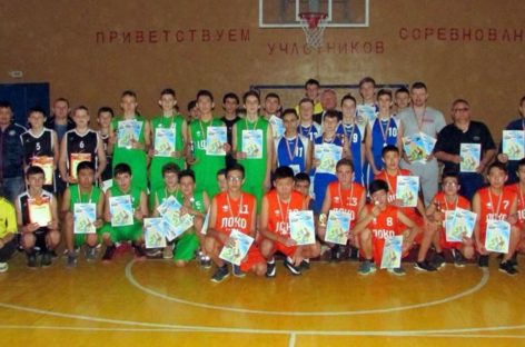 Сальские баскетболисты победили в Яшалте